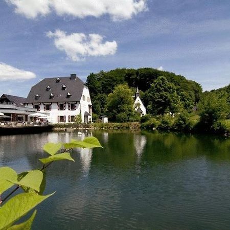 Malteser Komturei Hotel / Restaurant Bergisch Gladbach Exterior foto