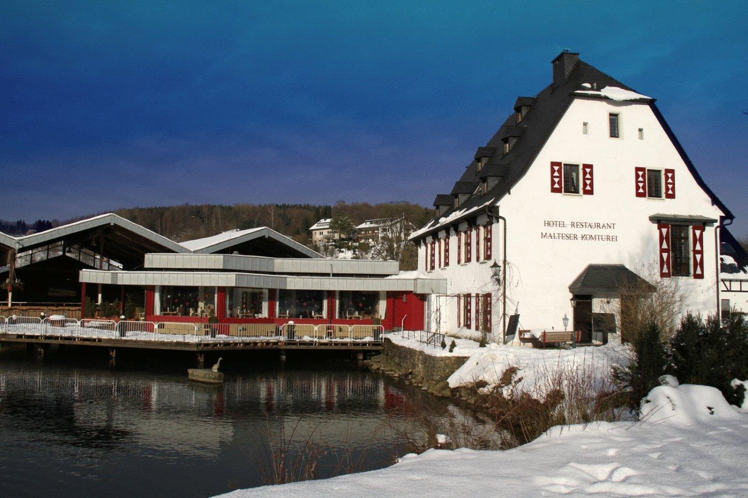 Malteser Komturei Hotel / Restaurant Bergisch Gladbach Exterior foto